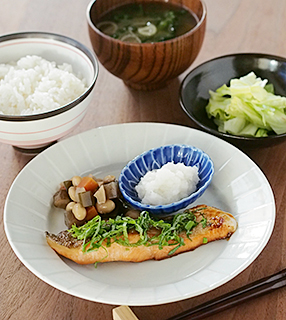 鮭の大葉のせ焼き定食