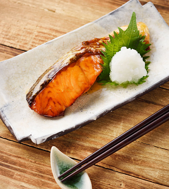 秋鮭の照り焼き大根おろし添え