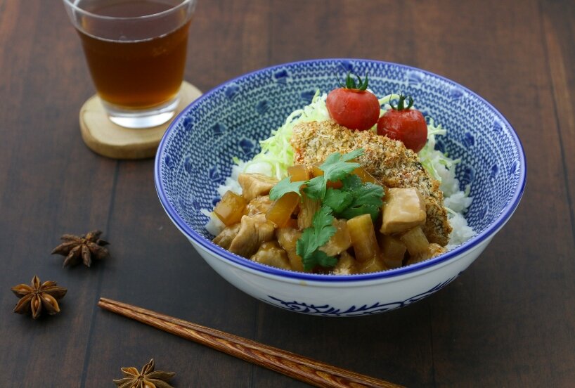 白身フライ風もルーローハンも！どっちもよくばり丼